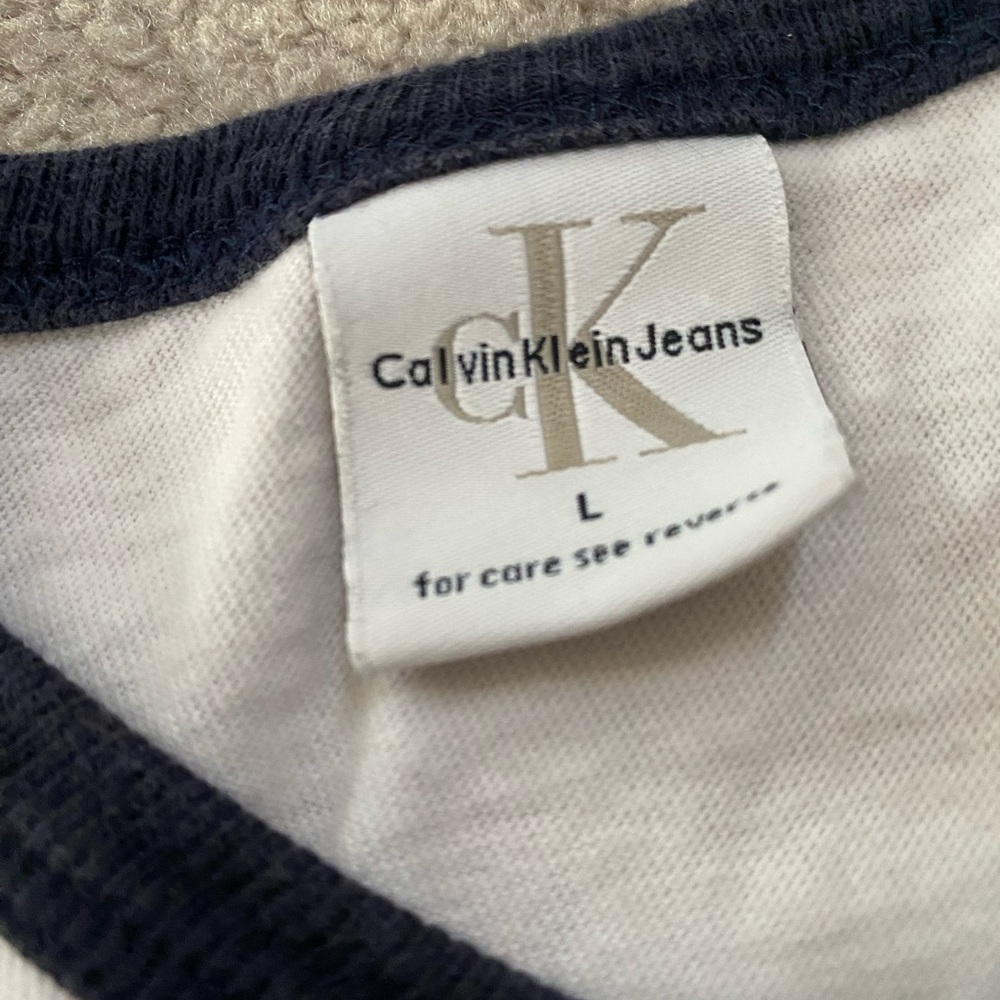 “Calvin Klein Jeans” White T-Shirt w/ Black Trim- Size: L - Picture 5 of 9